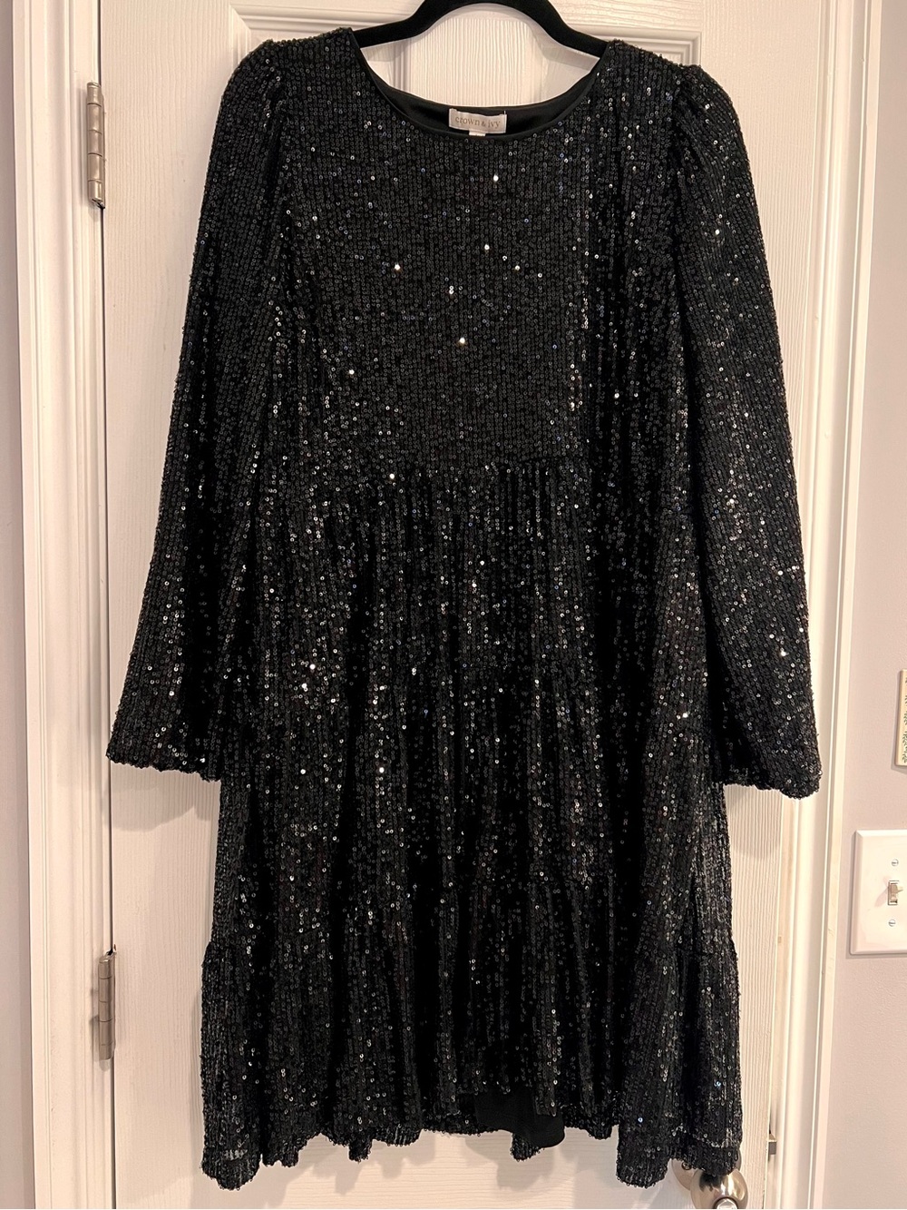 NWT Crown & Ivy Black Sequin Dress Long Sleeve Tiered Flowy Shift L Holiday